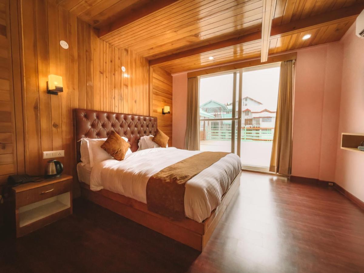 Hotel New Vistas Manāli Kültér fotó